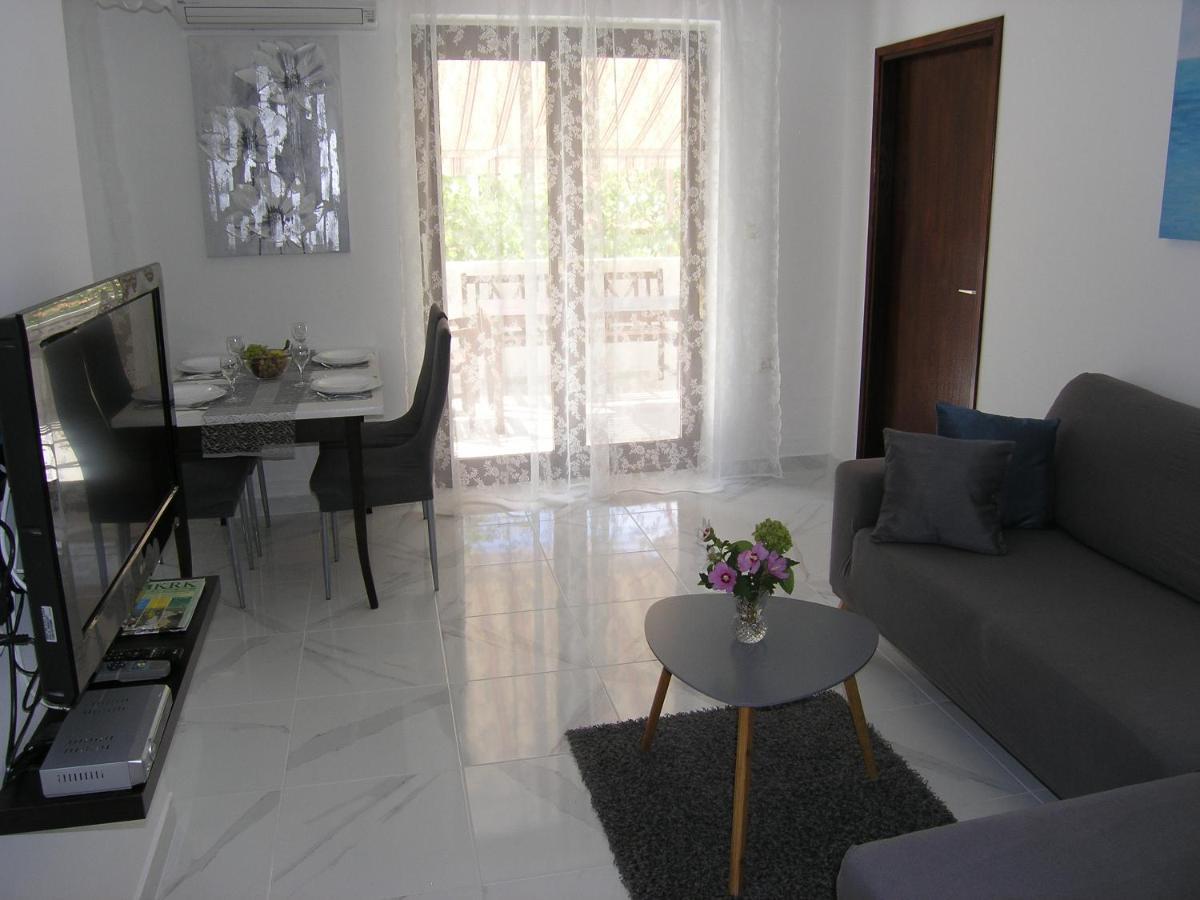 Apartments Mari With Terrace Башка Экстерьер фото